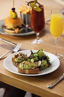 Cloudland at McLemore Resort Lookout Mountain, Curio by Hilton