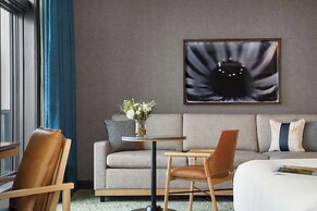 Cloudland at McLemore Resort Lookout Mountain, Curio by Hilton