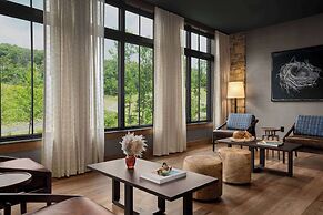 Cloudland at McLemore Resort Lookout Mountain, Curio by Hilton