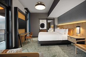 Cloudland at McLemore Resort Lookout Mountain, Curio by Hilton