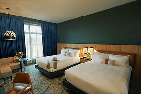 Cloudland at McLemore Resort Lookout Mountain, Curio by Hilton