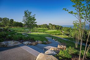 Cloudland at McLemore Resort Lookout Mountain, Curio by Hilton