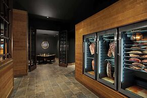 Cloudland at McLemore Resort Lookout Mountain, Curio by Hilton