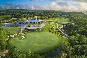 Cloudland at McLemore Resort Lookout Mountain, Curio by Hilton