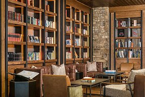 Cloudland at McLemore Resort Lookout Mountain, Curio by Hilton