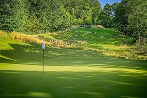 Cloudland at McLemore Resort Lookout Mountain, Curio by Hilton