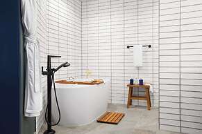 Cloudland at McLemore Resort Lookout Mountain, Curio by Hilton