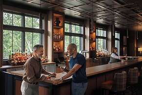 Cloudland at McLemore Resort Lookout Mountain, Curio by Hilton