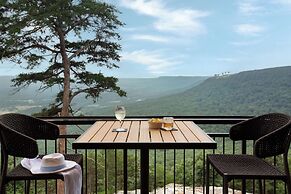 Cloudland at McLemore Resort Lookout Mountain, Curio by Hilton