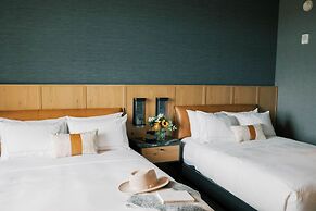 Cloudland at McLemore Resort Lookout Mountain, Curio by Hilton