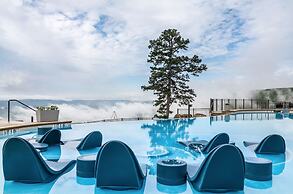 Cloudland at McLemore Resort Lookout Mountain, Curio by Hilton