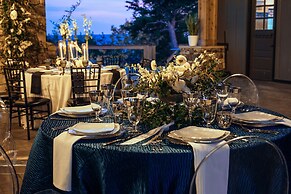 Cloudland at McLemore Resort Lookout Mountain, Curio by Hilton