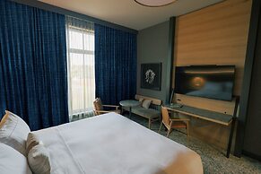 Cloudland at McLemore Resort Lookout Mountain, Curio by Hilton