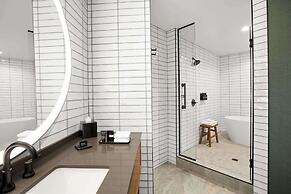 Cloudland at McLemore Resort Lookout Mountain, Curio by Hilton