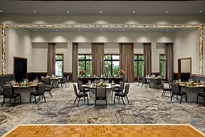 Cloudland at McLemore Resort Lookout Mountain, Curio by Hilton