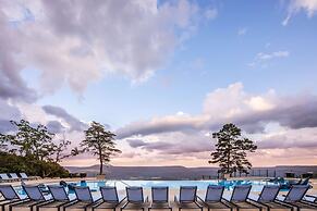 Cloudland at McLemore Resort Lookout Mountain, Curio by Hilton