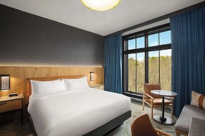 Cloudland at McLemore Resort Lookout Mountain, Curio by Hilton