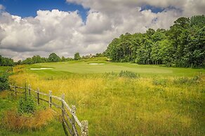 Cloudland at McLemore Resort Lookout Mountain, Curio by Hilton