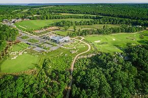Cloudland at McLemore Resort Lookout Mountain, Curio by Hilton