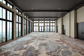 Cloudland at McLemore Resort Lookout Mountain, Curio by Hilton
