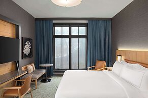 Cloudland at McLemore Resort Lookout Mountain, Curio by Hilton