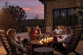 Cloudland at McLemore Resort Lookout Mountain, Curio by Hilton