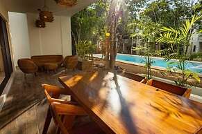 Villa Chicana Resort Pool AC Fast Internet