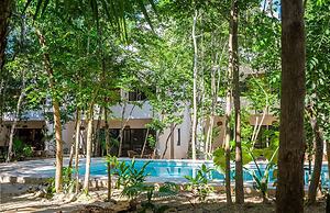 Villa Edzna Resort Pool AC Fast Internet
