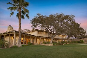 Eagle Oak Ranch by Avantstay Views, Pool, Privacy