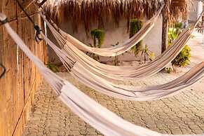 Waikiki Beach Hostel