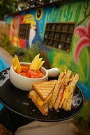 Waikiki Beach Hostel