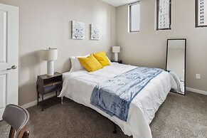 Modern Downtown Apartment