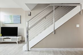 Modern Downtown Apartment