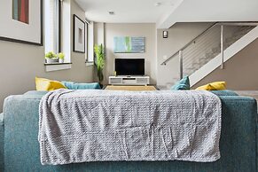 Modern Downtown Apartment