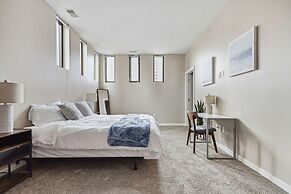 Modern Downtown Apartment