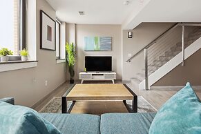Modern Downtown Apartment