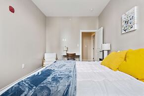 Modern Downtown Apartment