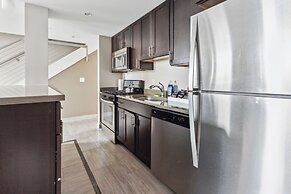 Modern Downtown Apartment