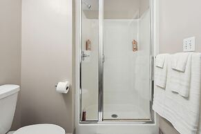 Modern Downtown Apartment