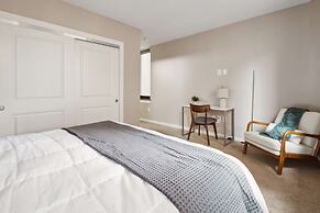 Modern Downtown Apartment