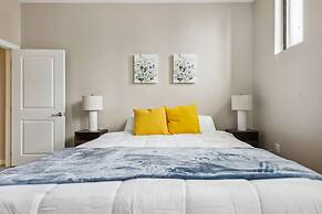 Modern Downtown Apartment