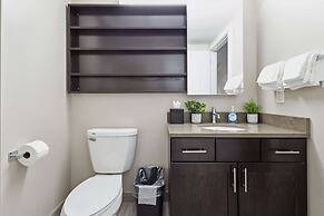 Modern Downtown Apartment