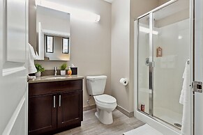 Modern Downtown Apartment