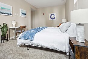 Modern Downtown Apartment