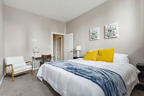 Modern Downtown Apartment
