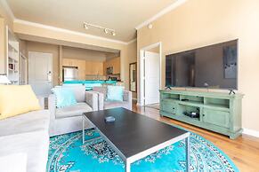 Executive Suite With Pool & Gym