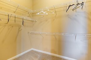 Executive Suite With Pool & Gym