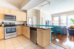 Executive Suite With Pool & Gym