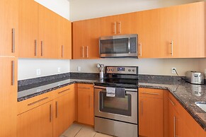 Executive Suite With Pool & Gym