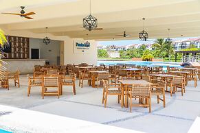 Marea Azul Beach Resort